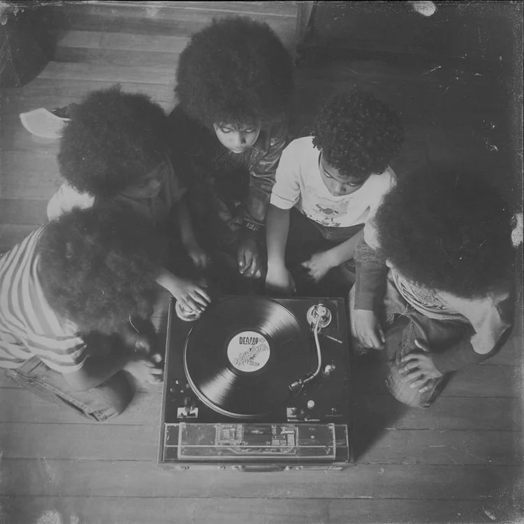 INVISIBLE ARCHITECTS